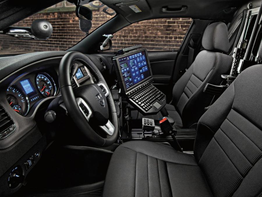  Dodge Charger Pursuit Police 2010 года  (фото 13 из 50)